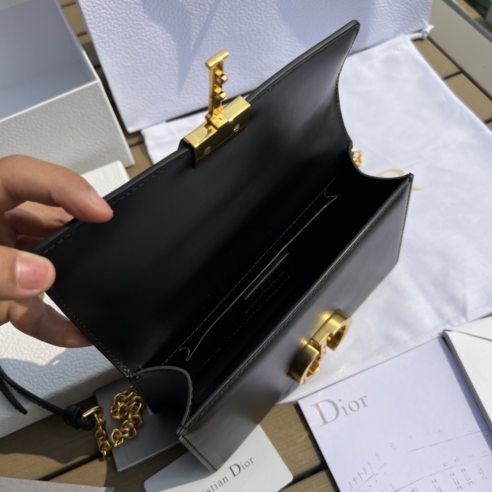 Dior 30Montaigne East-west chain handbag