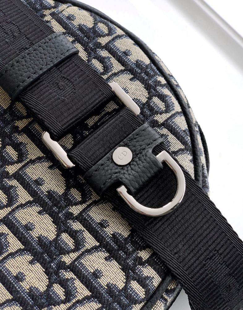 Dior Yoyo Zip Messenger Bag