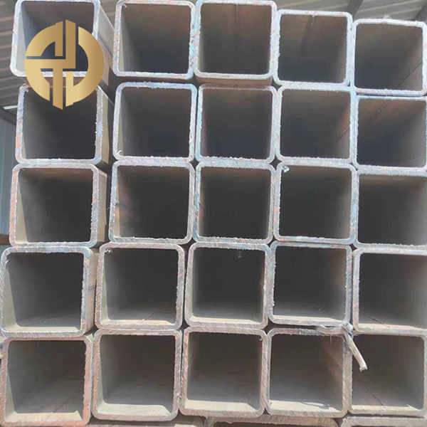 أنبوب مربع