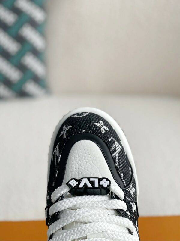 LOUIS VUITTON TRAINER