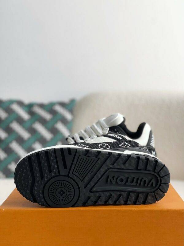 LOUIS VUITTON TRAINER