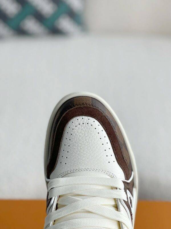 LOUIS VUITTON TRAINER SNEAKERS