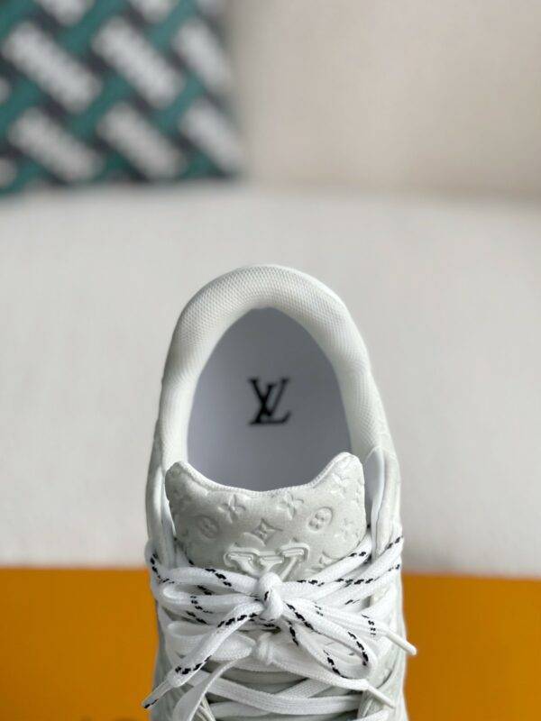 LOUIS VUITTON TRAINER SNEAKERS
