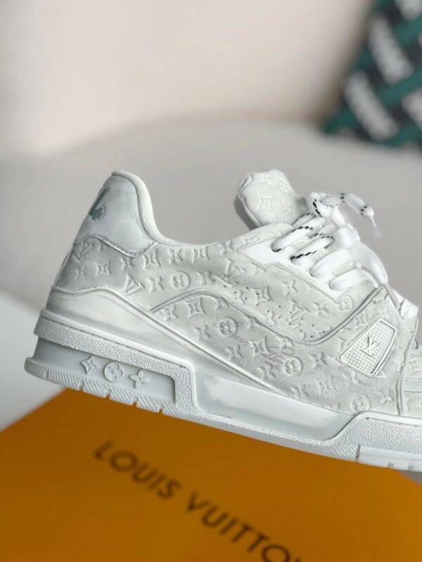 LOUIS VUITTON TRAINER SNEAKERS