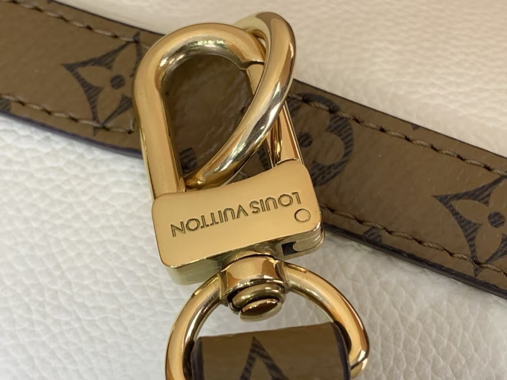 MULTIPASS Handbag
