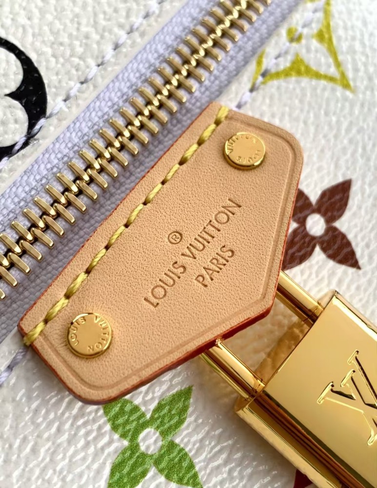 Vanity Chain Pouch