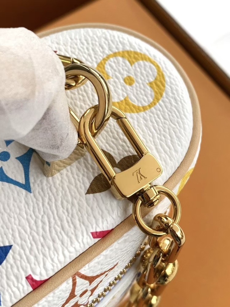 Vanity Chain Pouch