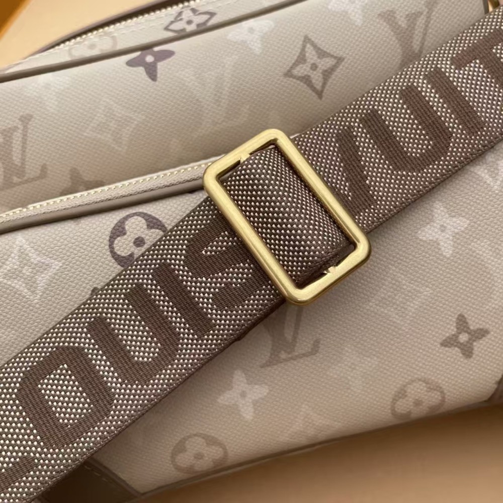 Nil Messenger Bag