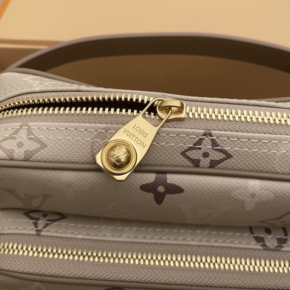 Nil Messenger Bag