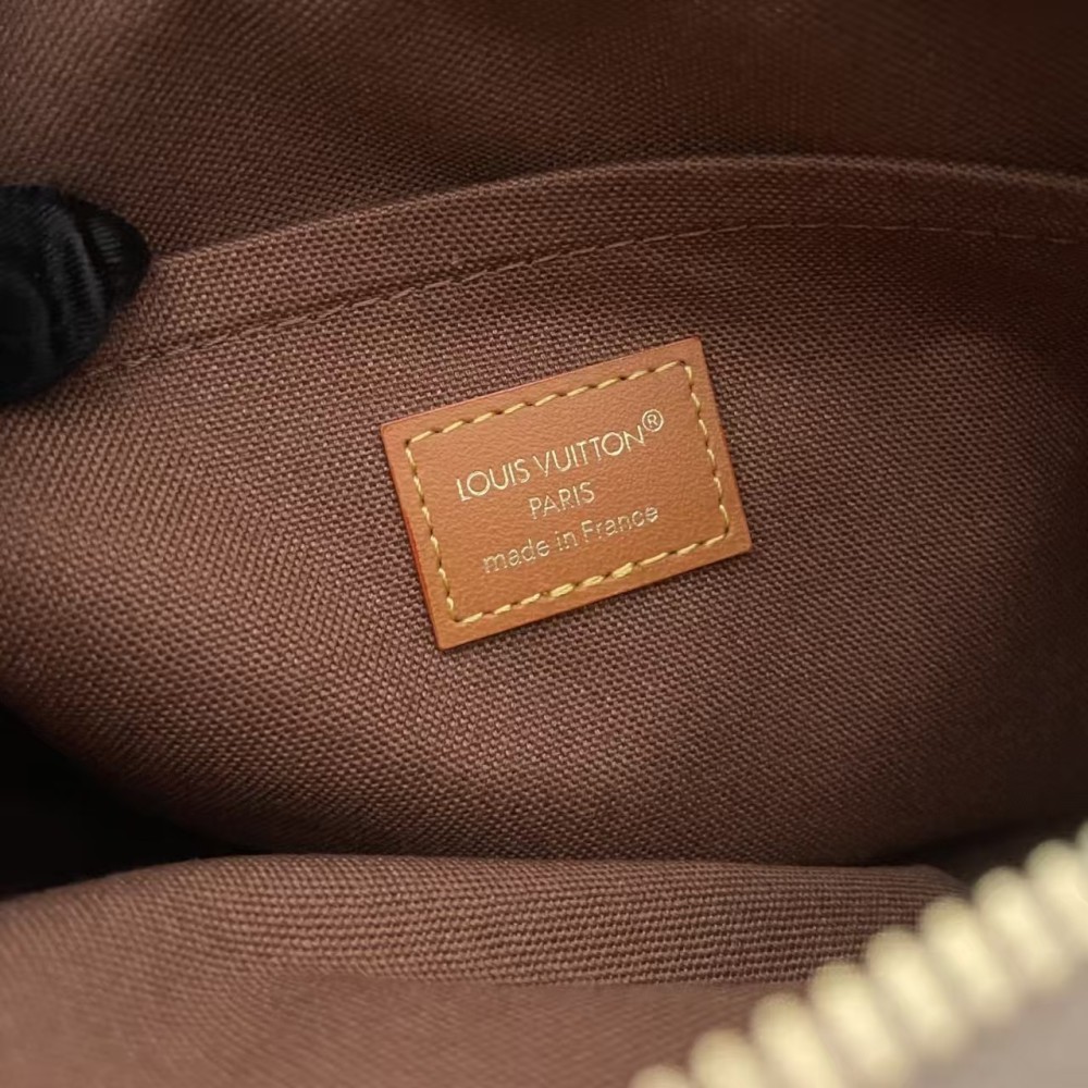 Nil Messenger Bag