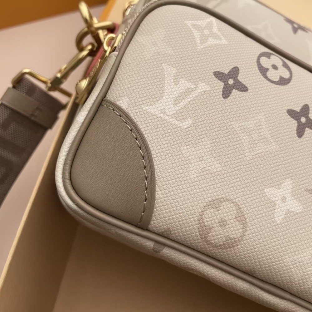 Nil Messenger Bag