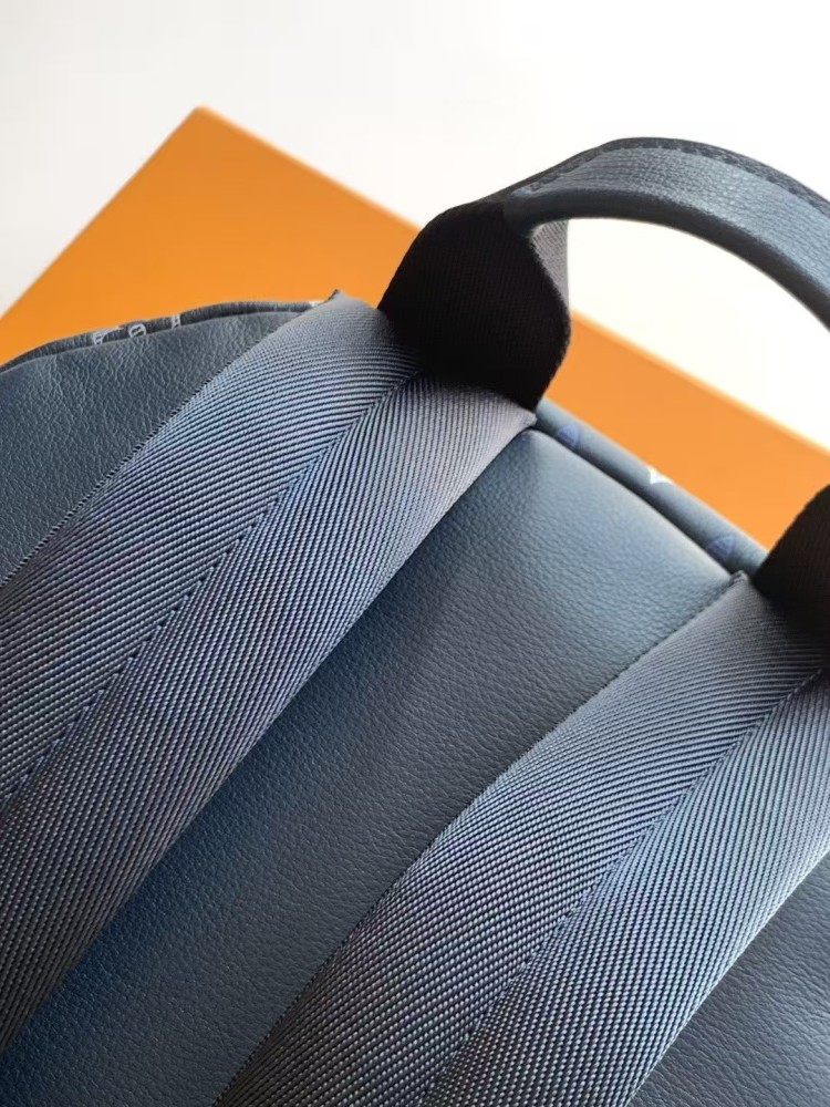 Discovery Backpack PM（Monogram Shadow）