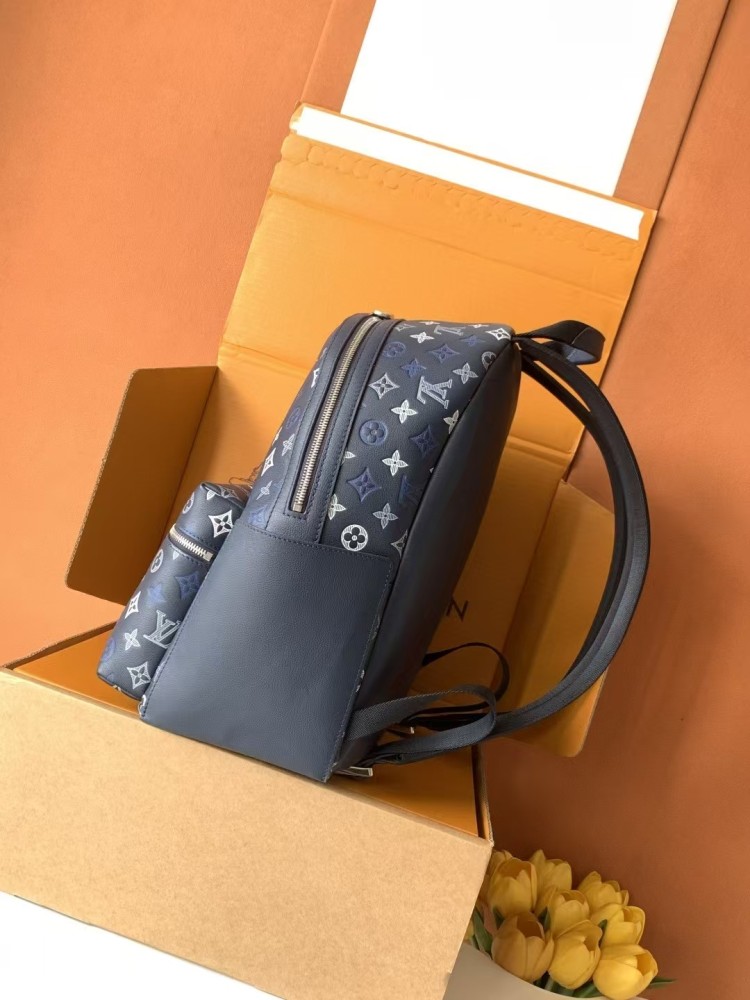 Discovery Backpack PM（Monogram Shadow）