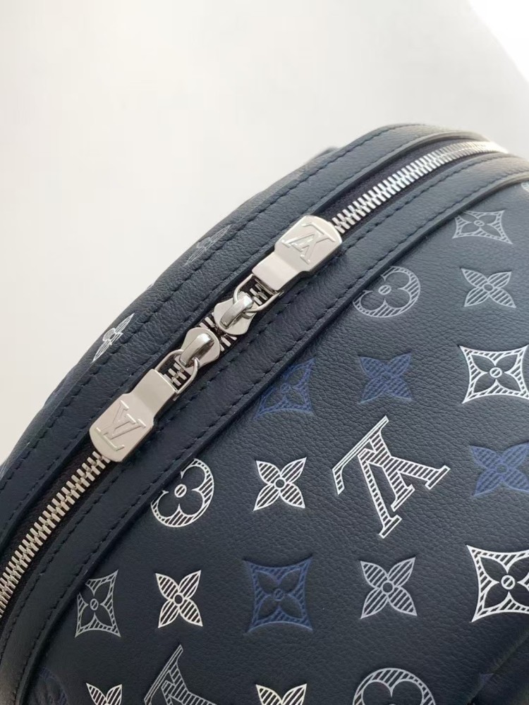 Discovery Backpack PM（Monogram Shadow）