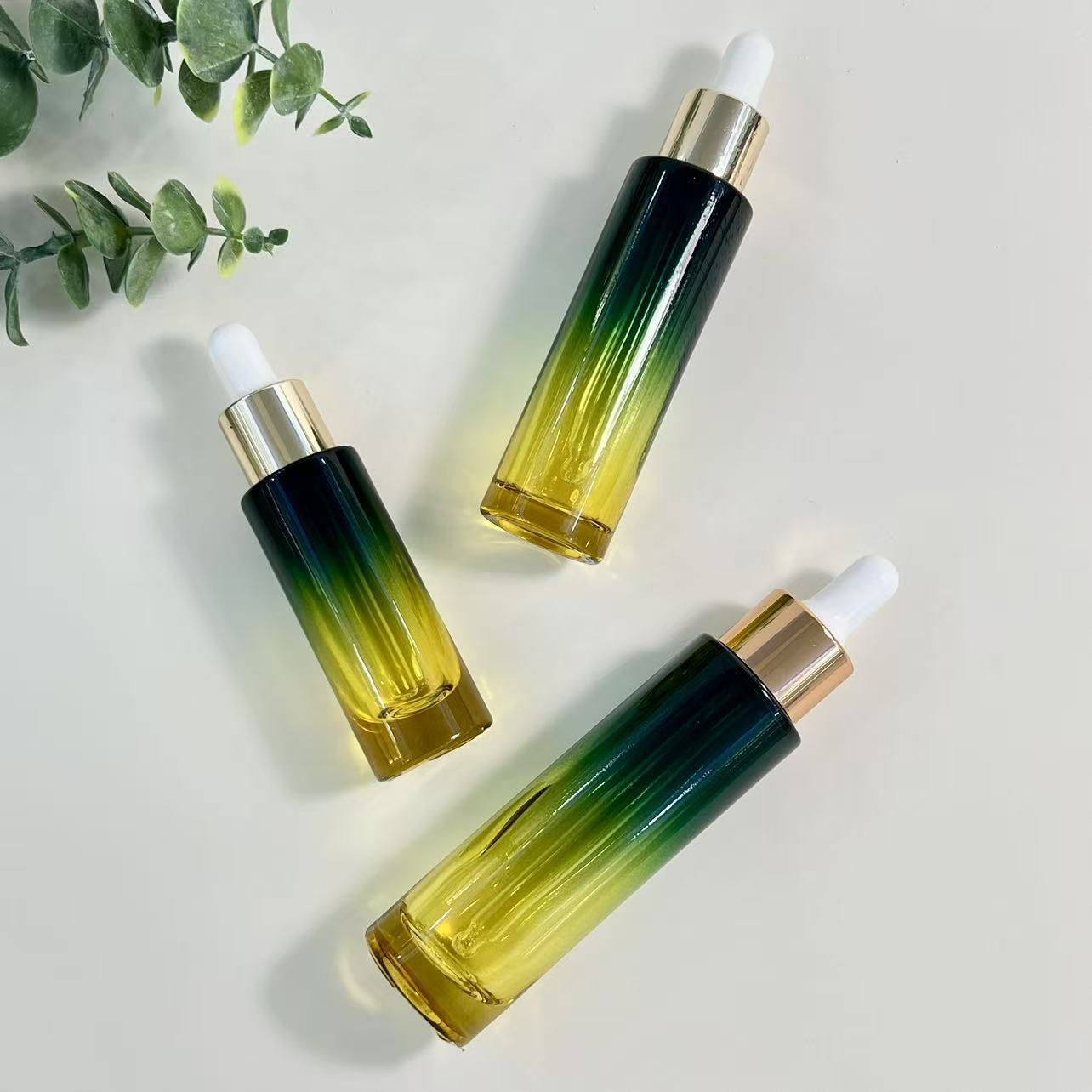 ESSENTIAL OIL BOTTLE