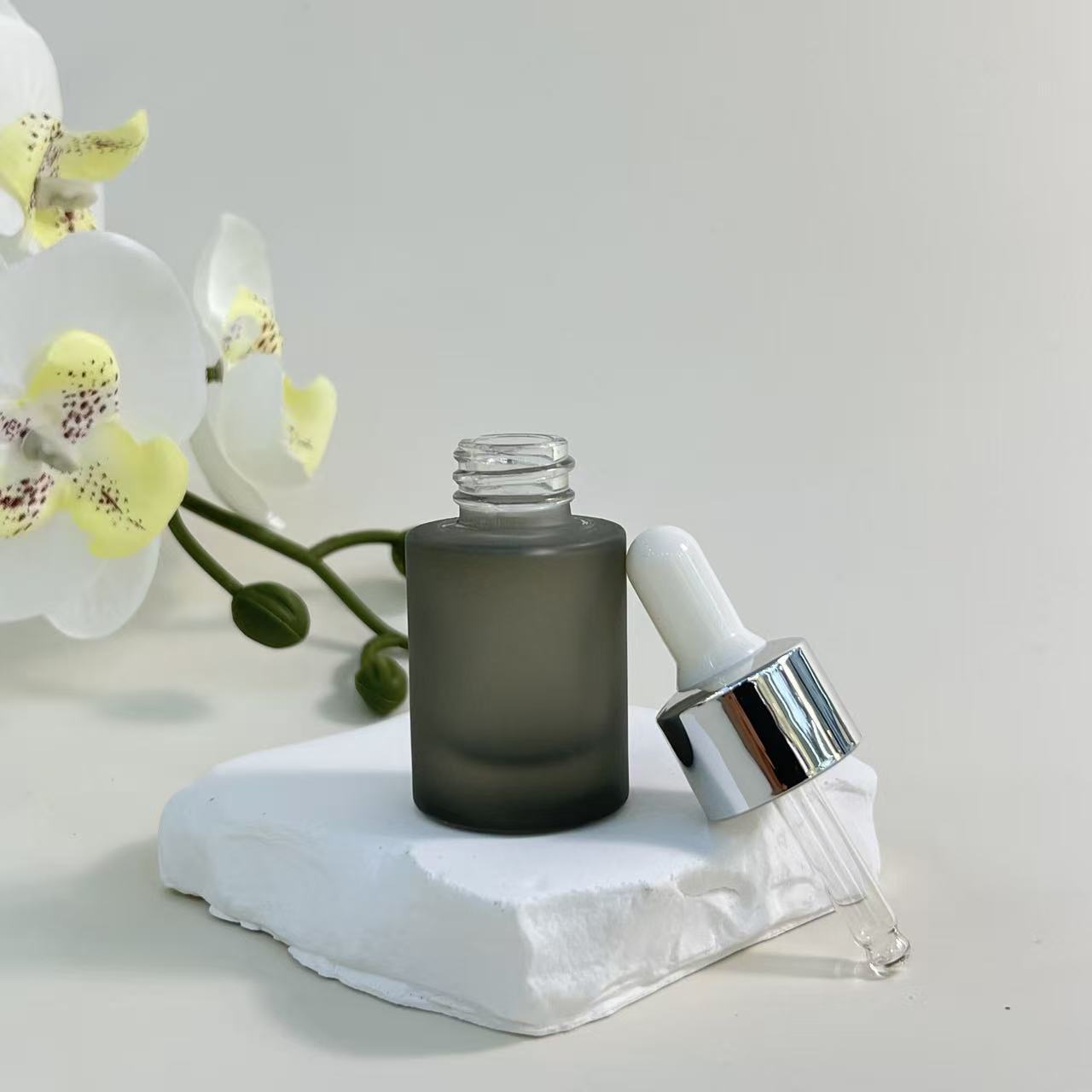 ESSENTIAL OIL DROPPER BOTTLE
