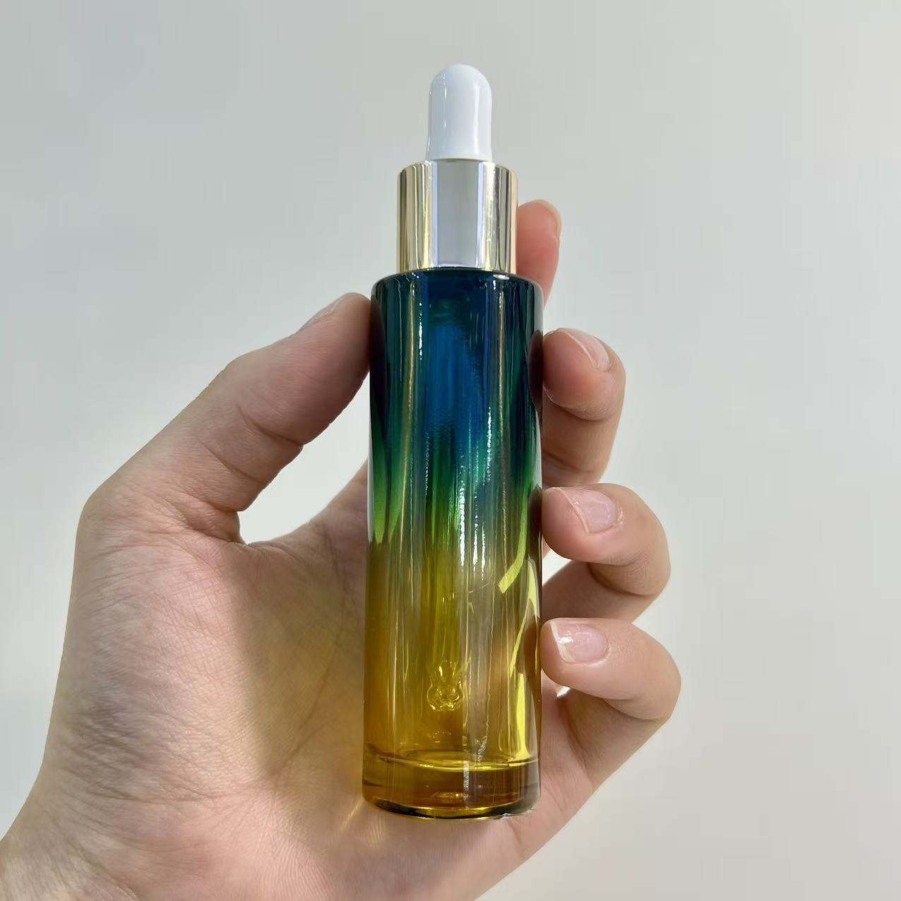 ESSENTIAL OIL BOTTLE
