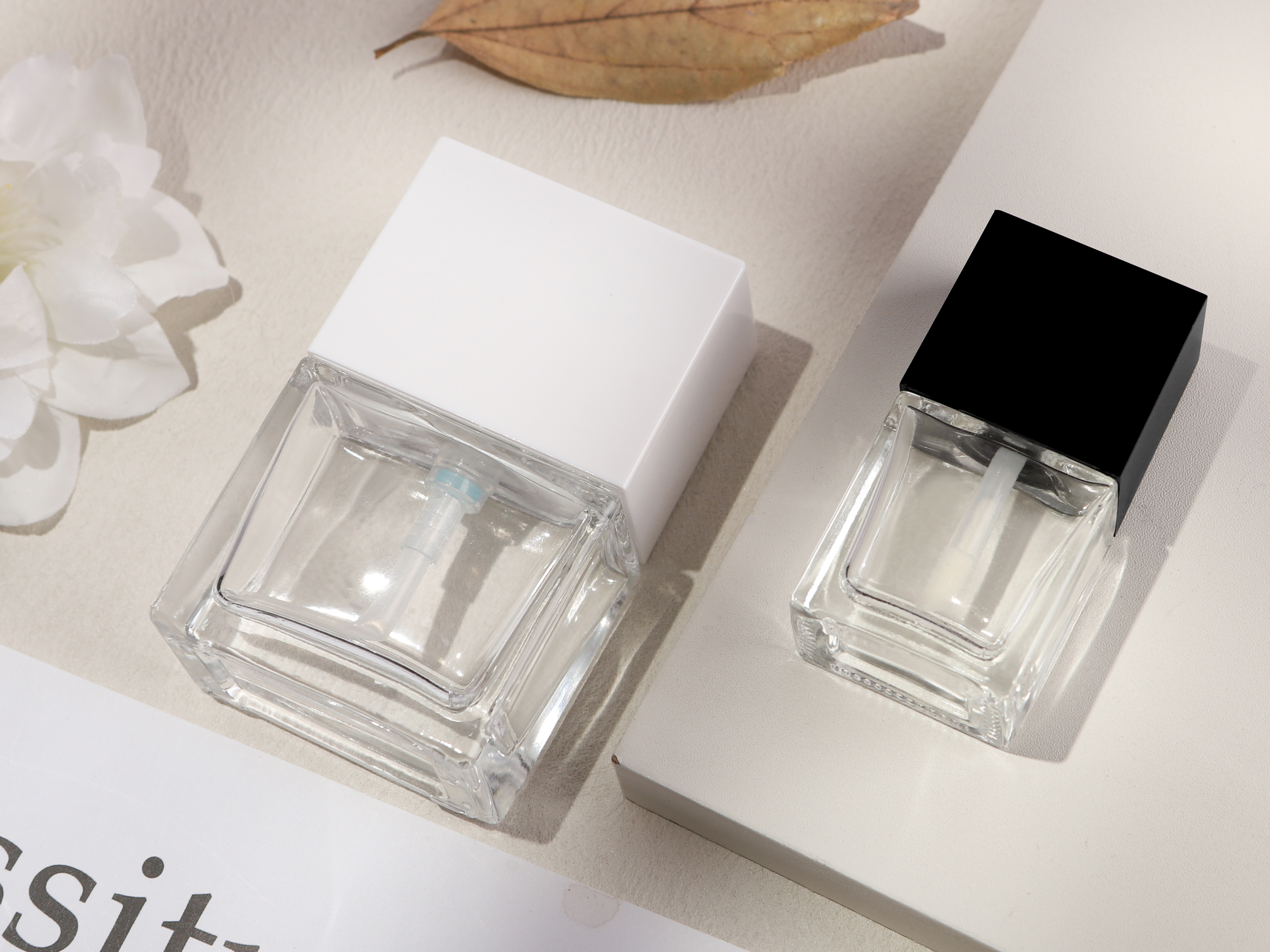 FOUNDATION & LIP GLAZED BOTTLE
