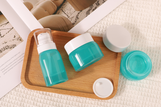 COSMETIC BOTTLE SET
