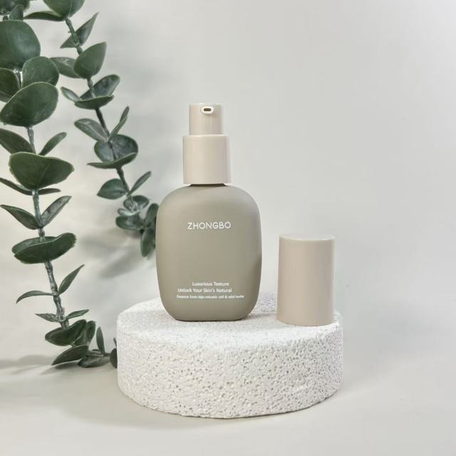 FOUNDATION BOTTLE