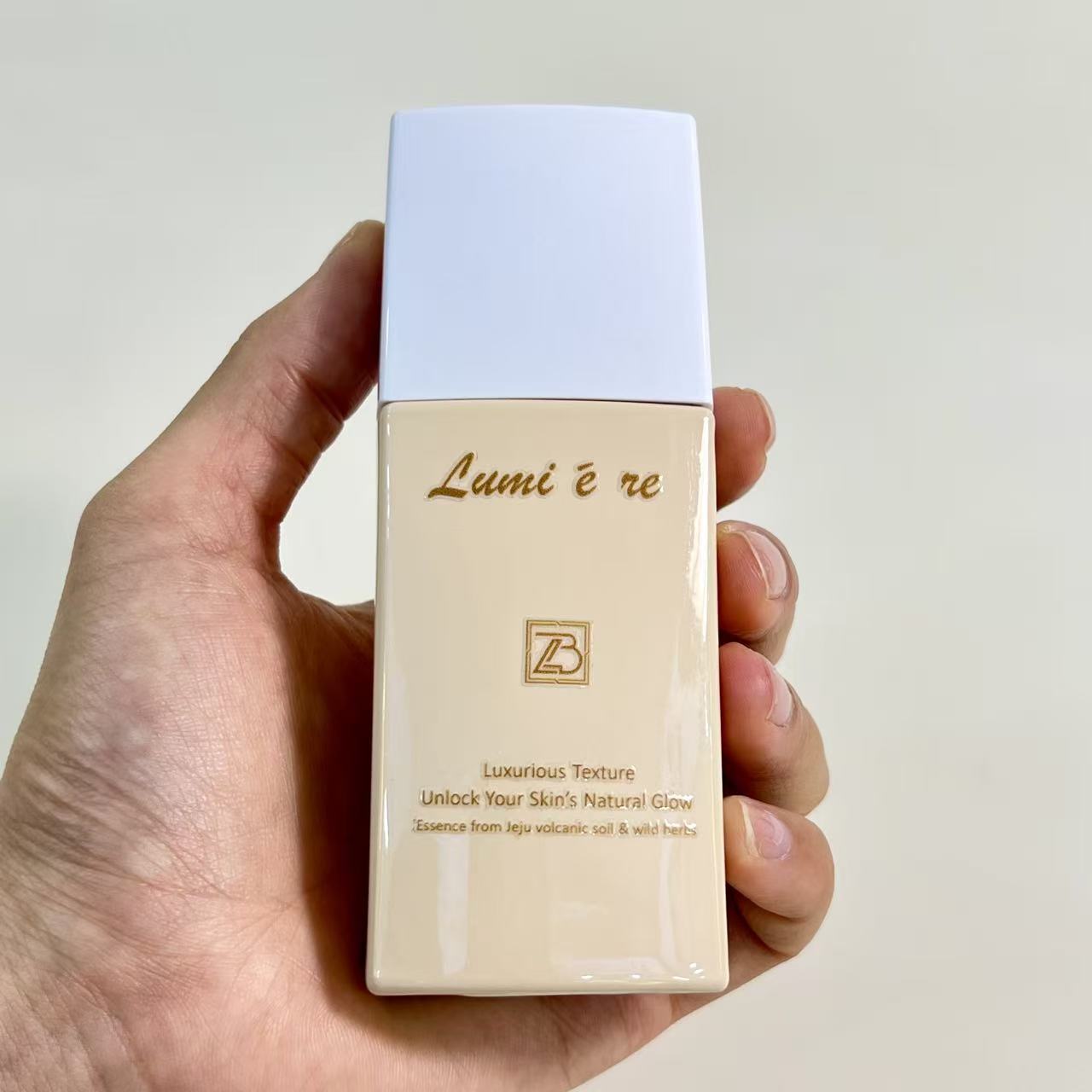 FOUNDATION BOTTLE