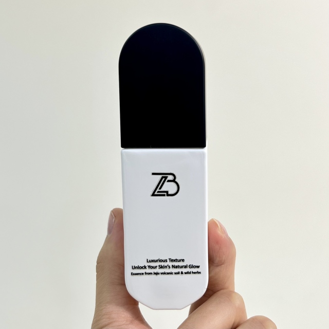 FOUNDATION BOTTLE