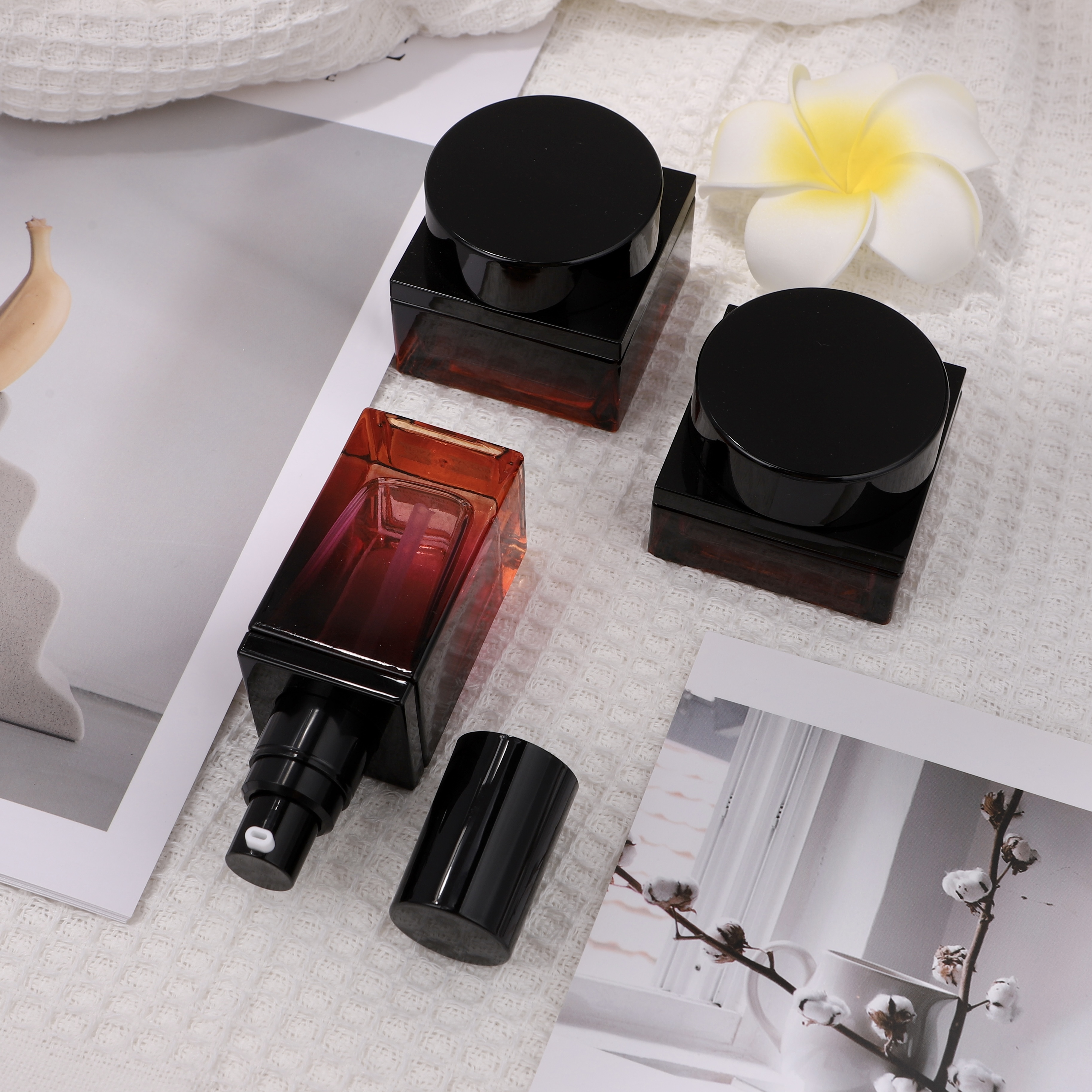 COSMETIC BOTTLE SET