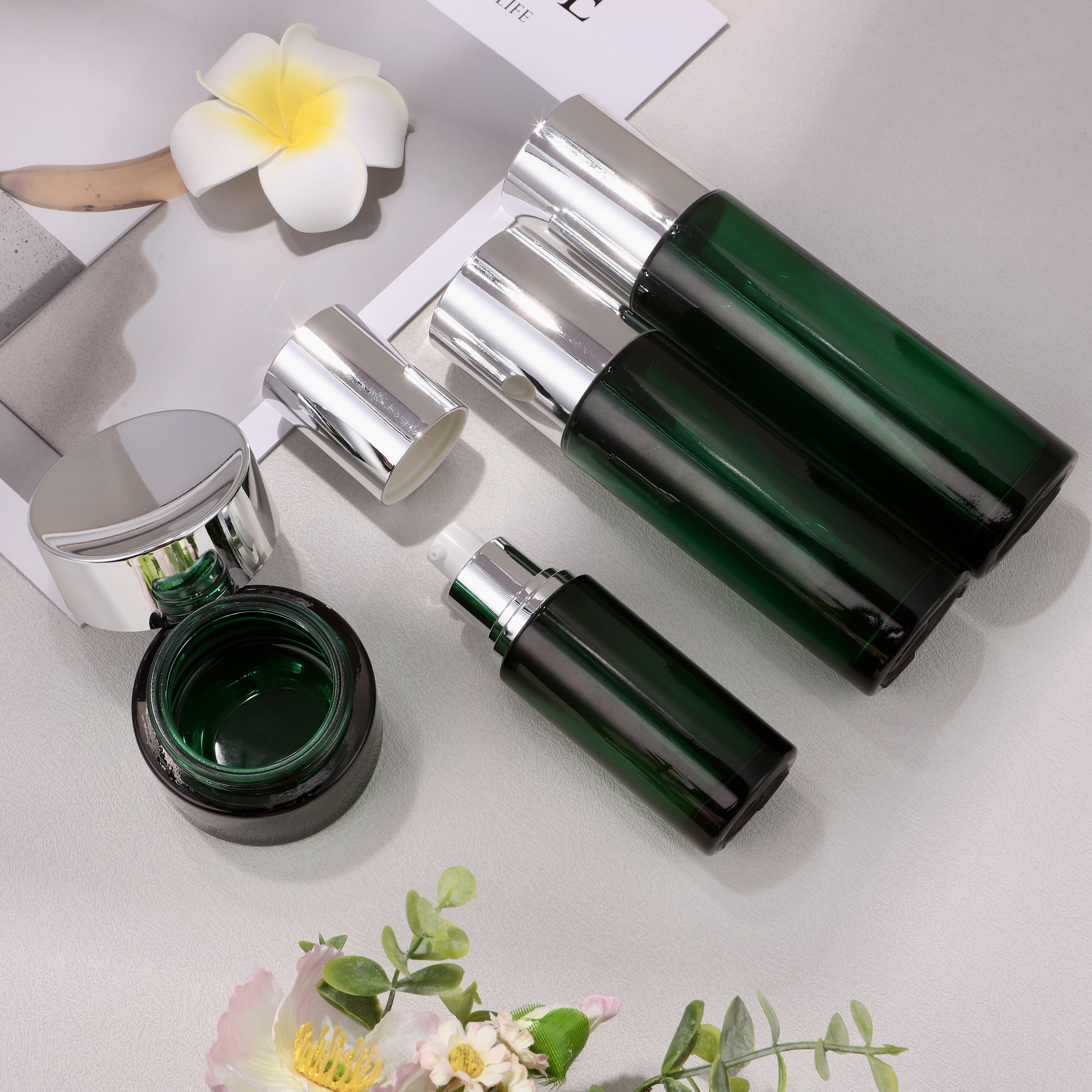 COSMETIC BOTTLE SET