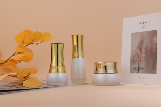 COSMETIC BOTTLE SET
