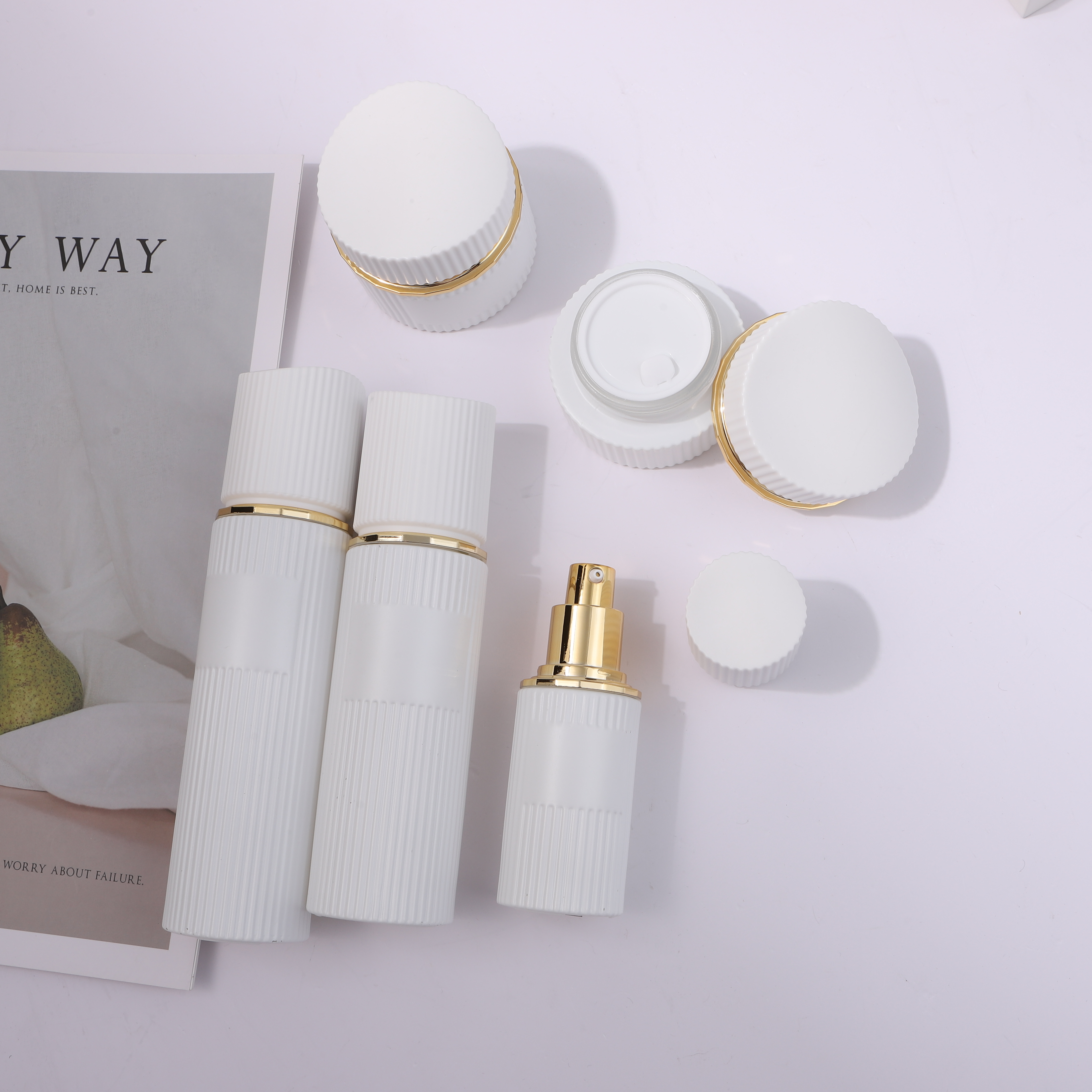 COSMETIC BOTTLE SET