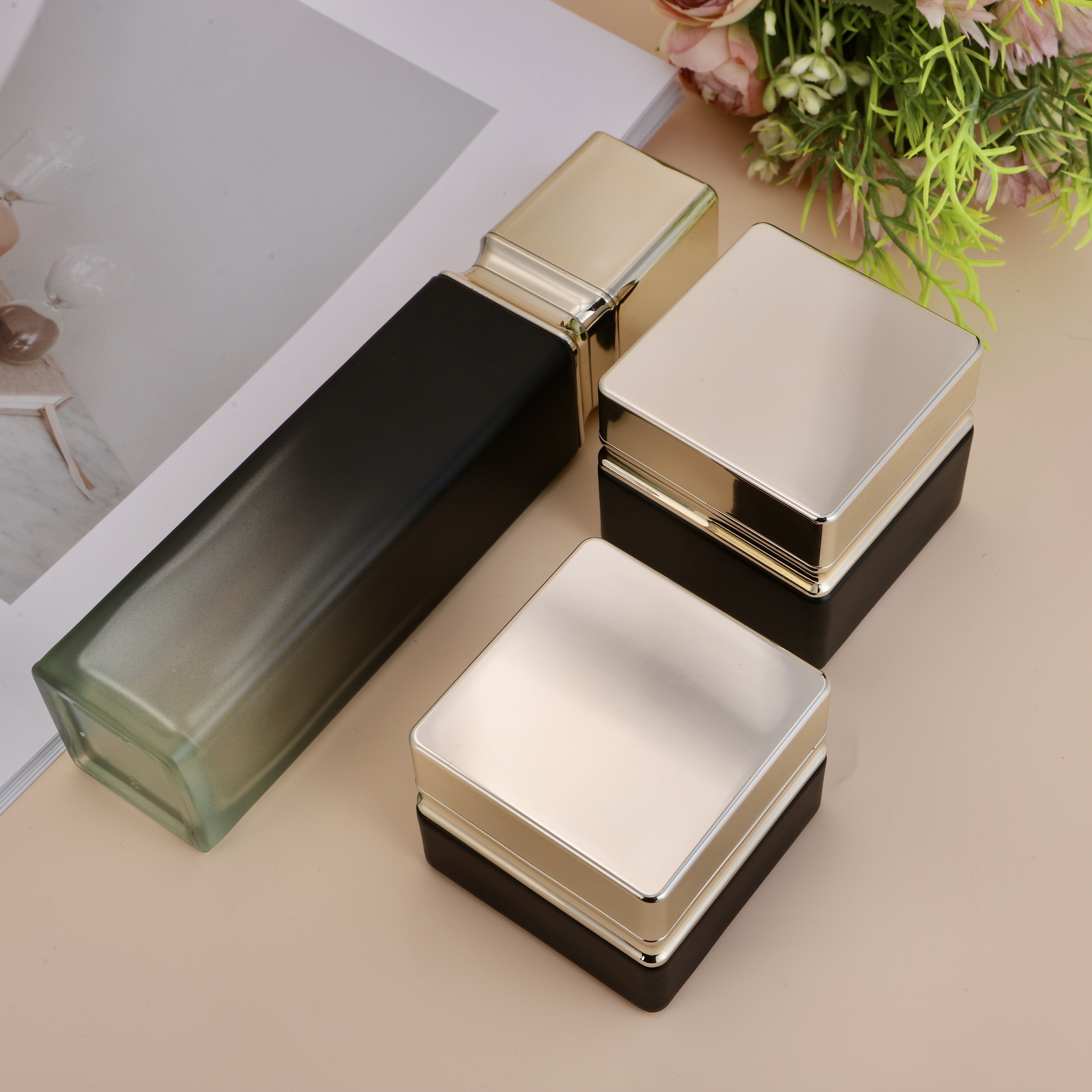 COSMETIC BOTTLE SET