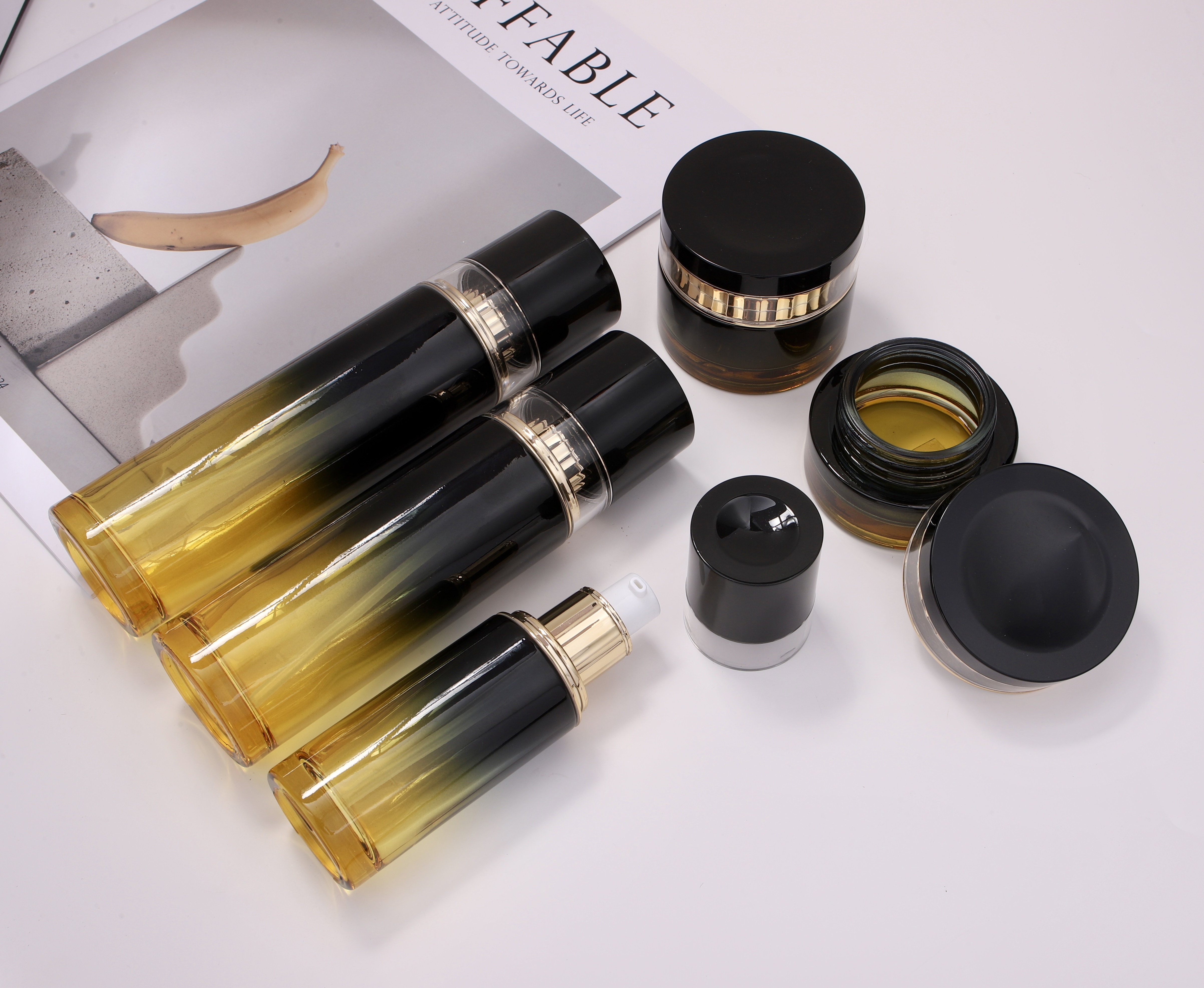COSMETIC BOTTLE SET