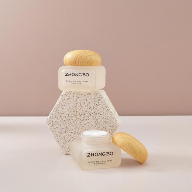 COSMETIC BOTTLE SET