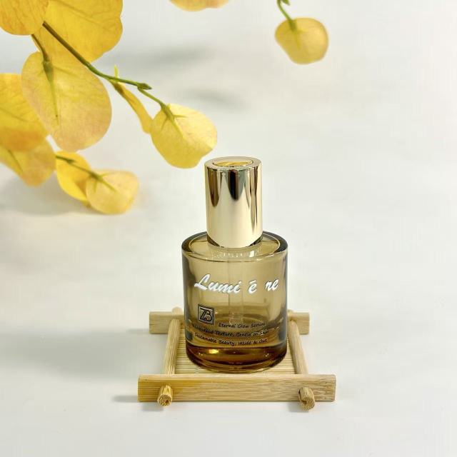 ESSENTIAL OIL BOTTLE