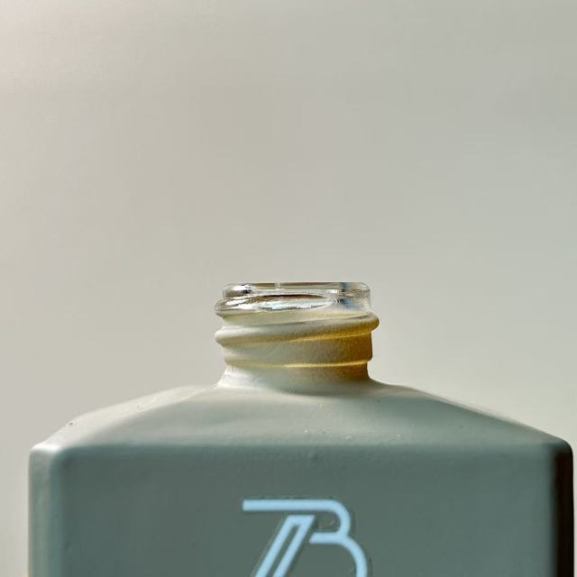 ESSENTIAL OIL BOTTLE