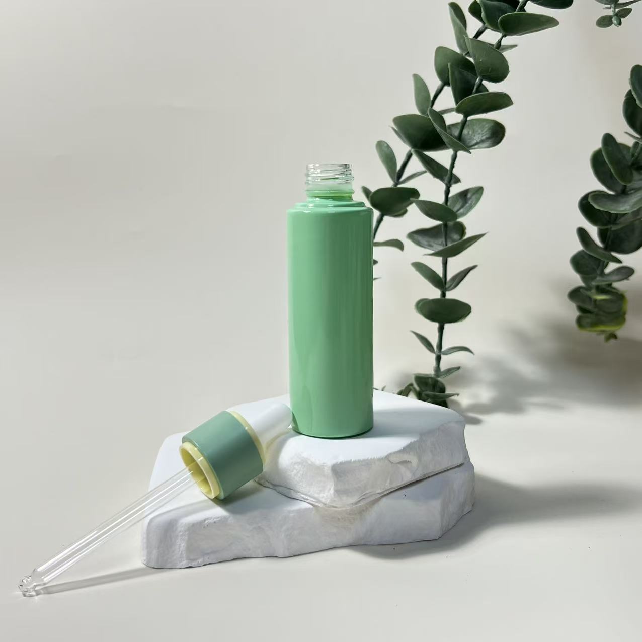 ESSENTIAL OIL BOTTLE