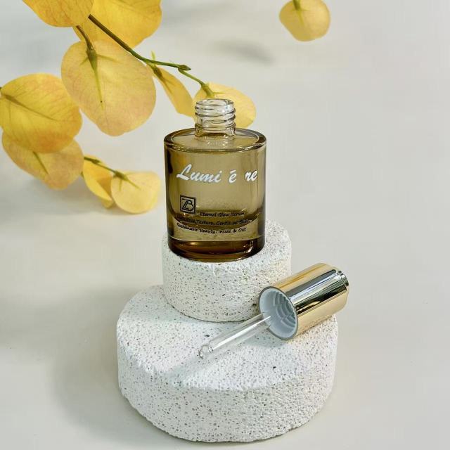ESSENTIAL OIL BOTTLE