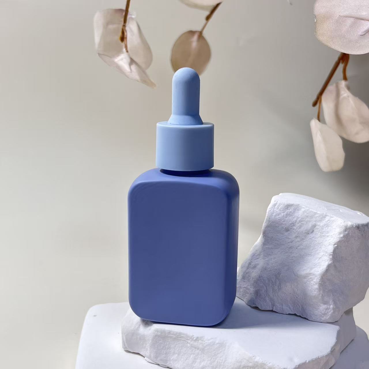 ESSENTIAL OIL BOTTLE