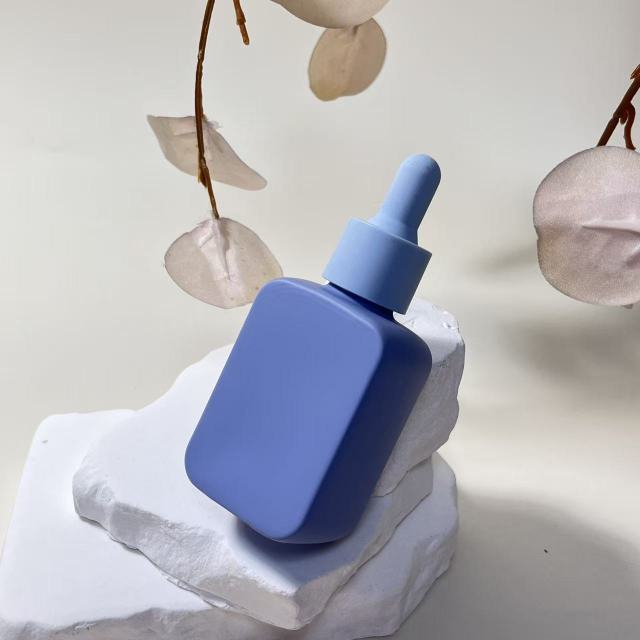 ESSENTIAL OIL BOTTLE