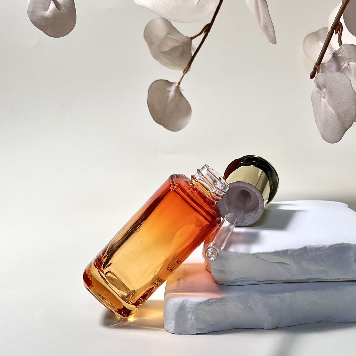 ESSENTIAL OIL BOTTLE