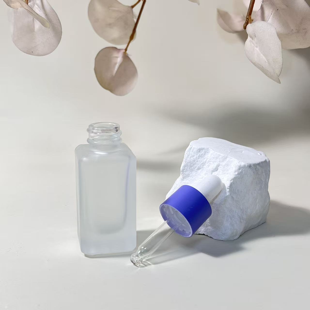 ESSENTIAL OIL BOTTLE