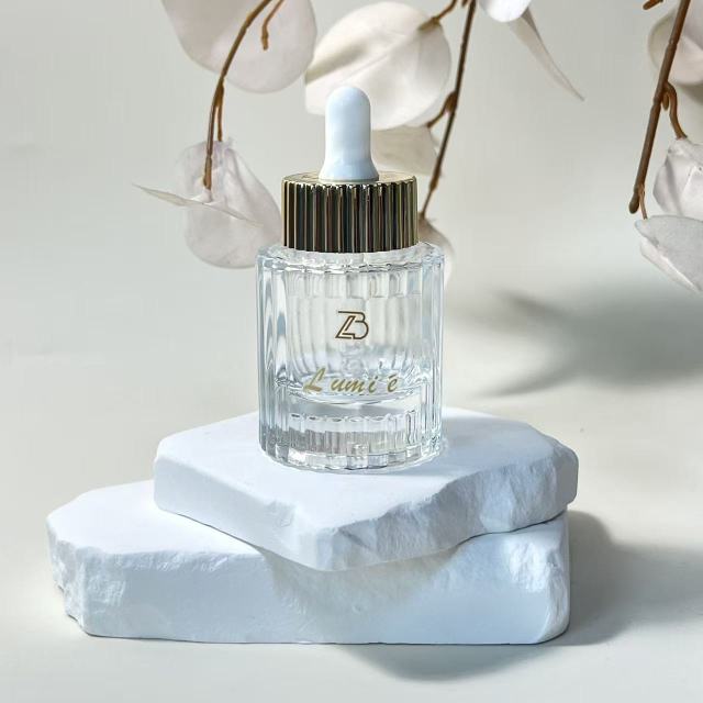 ESSENTIAL OIL BOTTLE