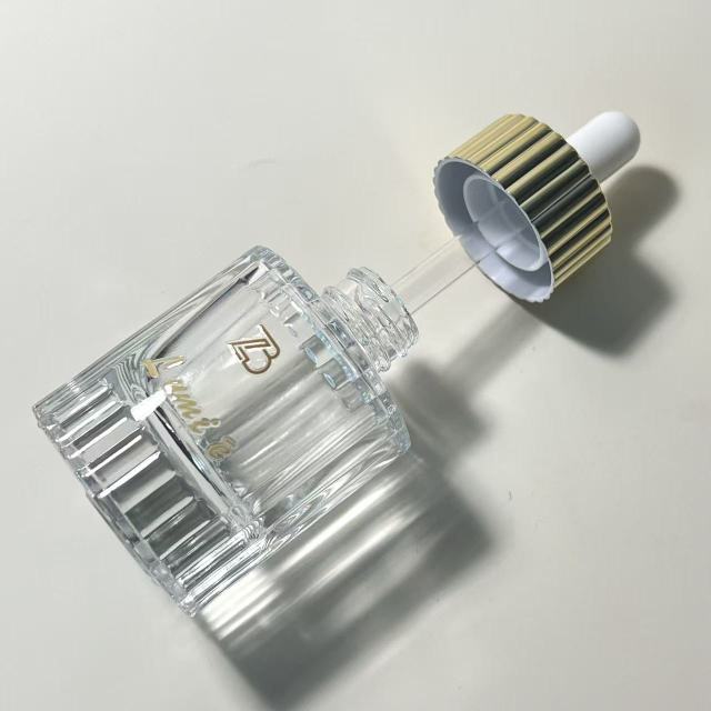 ESSENTIAL OIL BOTTLE