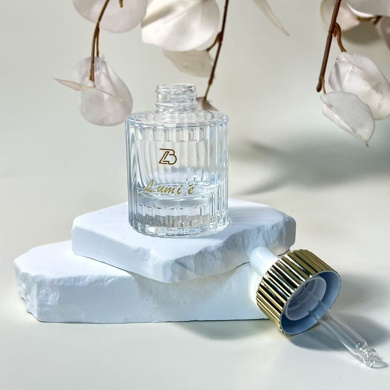 ESSENTIAL OIL BOTTLE