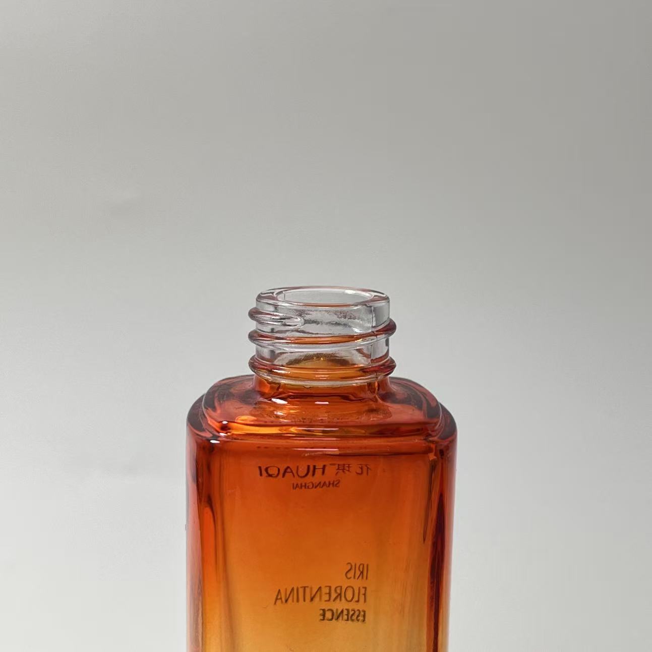 ESSENTIAL OIL BOTTLE