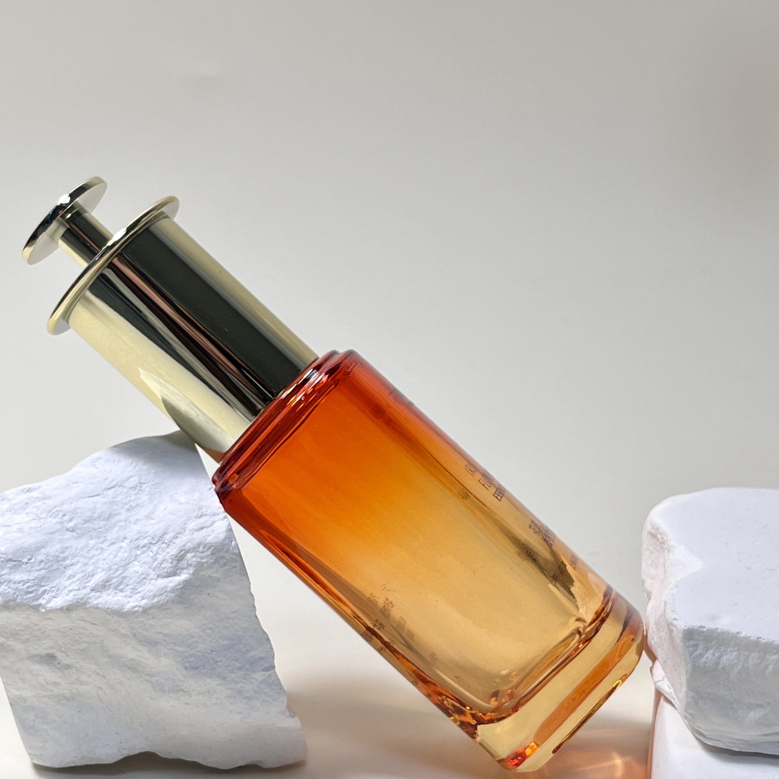 ESSENTIAL OIL BOTTLE