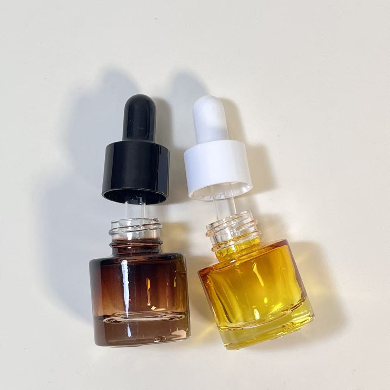 ESSENTIAL OIL BOTTLE