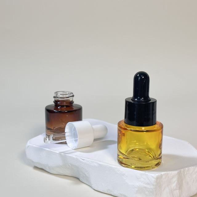 ESSENTIAL OIL BOTTLE
