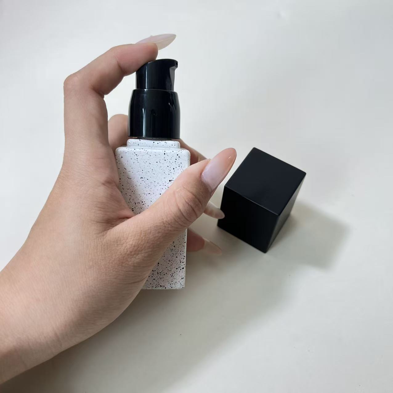 FOUNDATION LIQUID BOTTLE