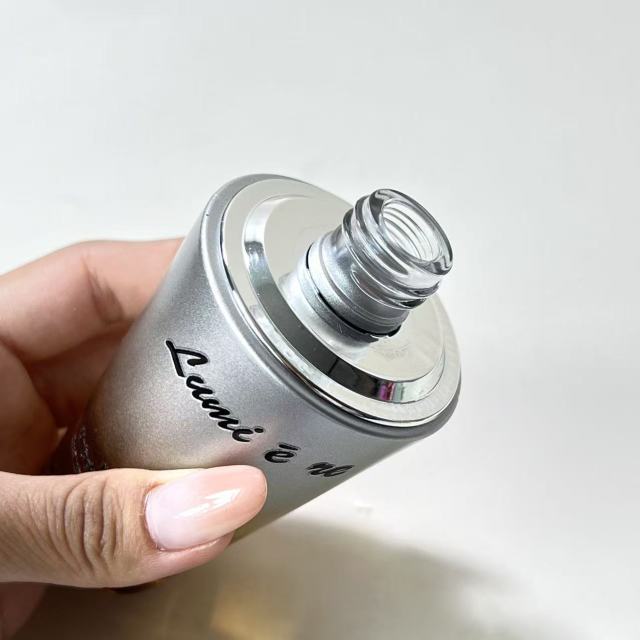 ESSENTIAL OIL BOTTLE